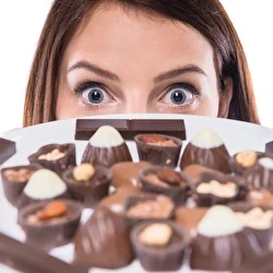 Principais causas para os INTENSOS desejos por doces
